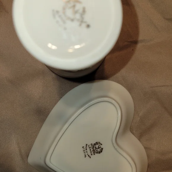 Vtg Lenox Ivory China Special Rose Embossed Gold Trim Bud Vase & Heart Dish USA - Picture 4 of 5